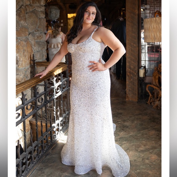 Chosen by Kyha Muse Wedding Gown - Picture 7 of 8